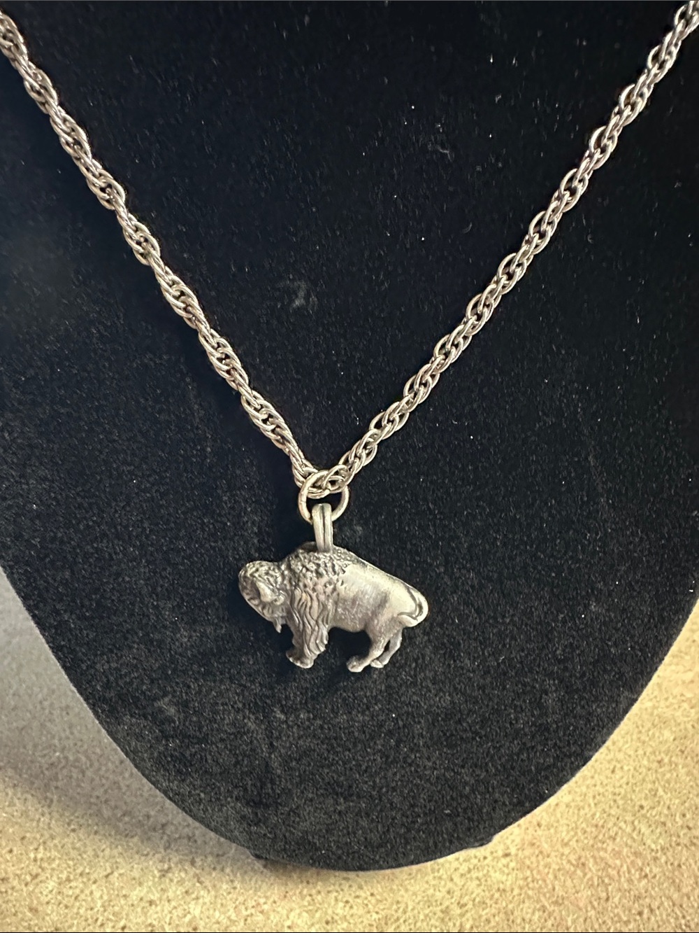 Vintage 1970’s Avon American  Buffalo Pendant Necklace